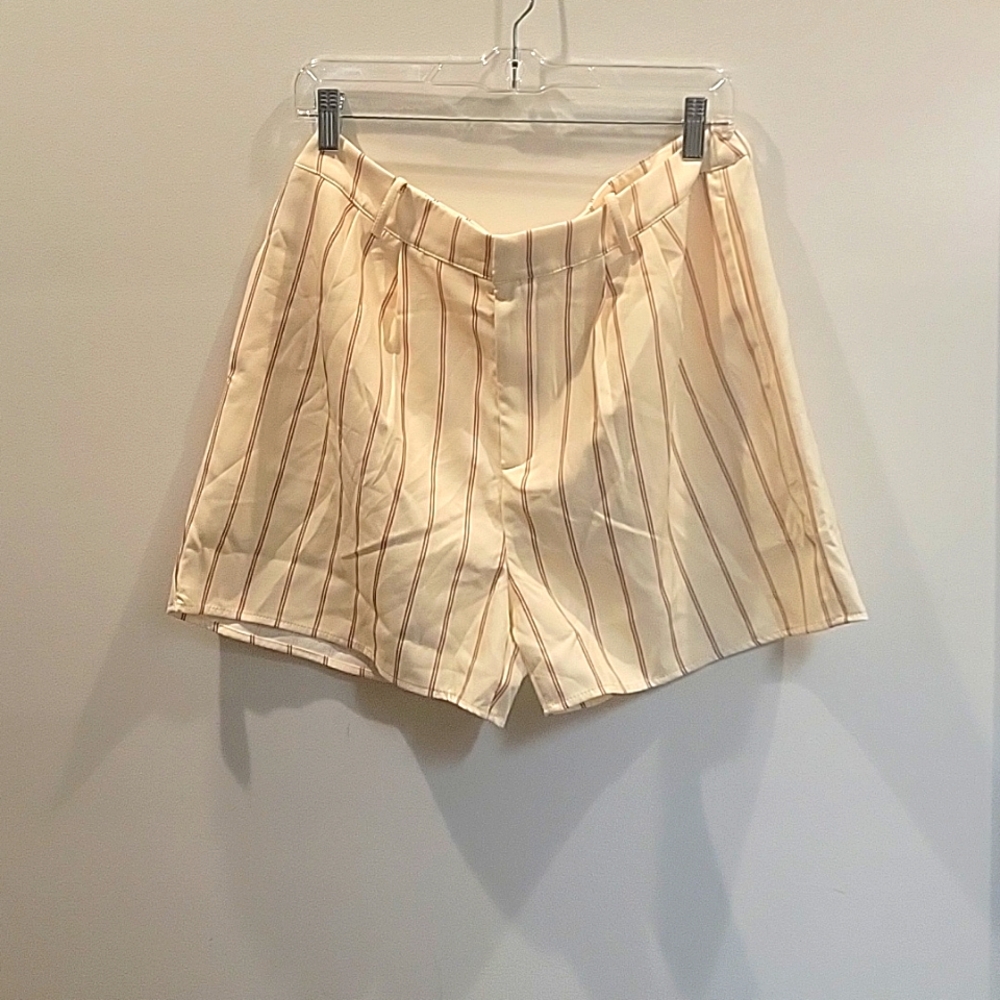 Pinstripe casual short